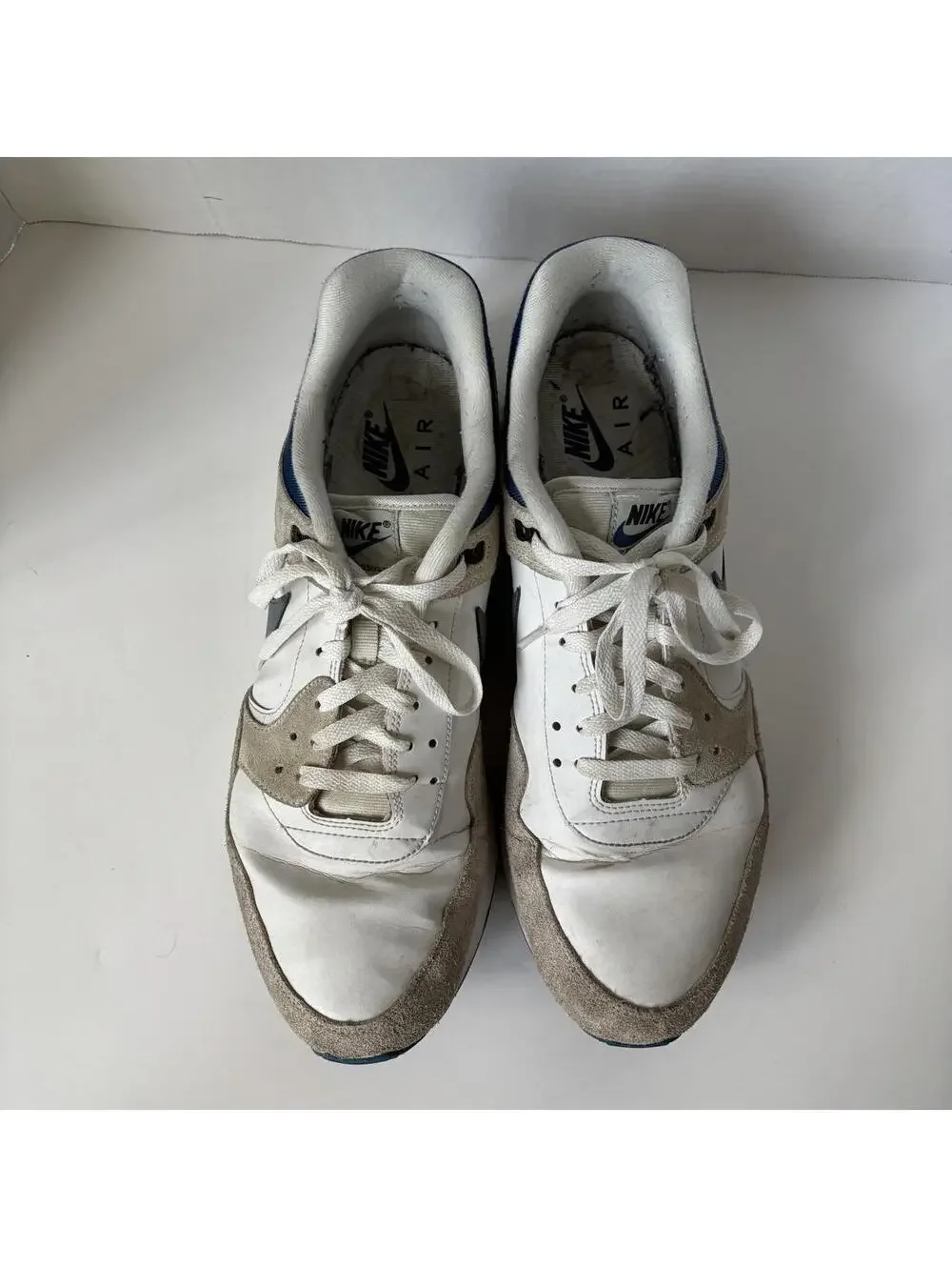 Nike Men's White and Multi Trainer